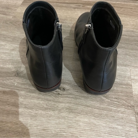 $180 Fit Flop Ziggy Ankle Boot Size 8 - Picture 7 of 9